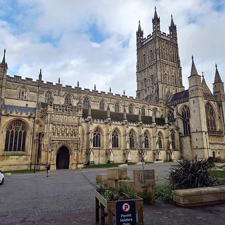 Central Gloucester Self-Catering Flat - A Hidden Gem Экстерьер фото