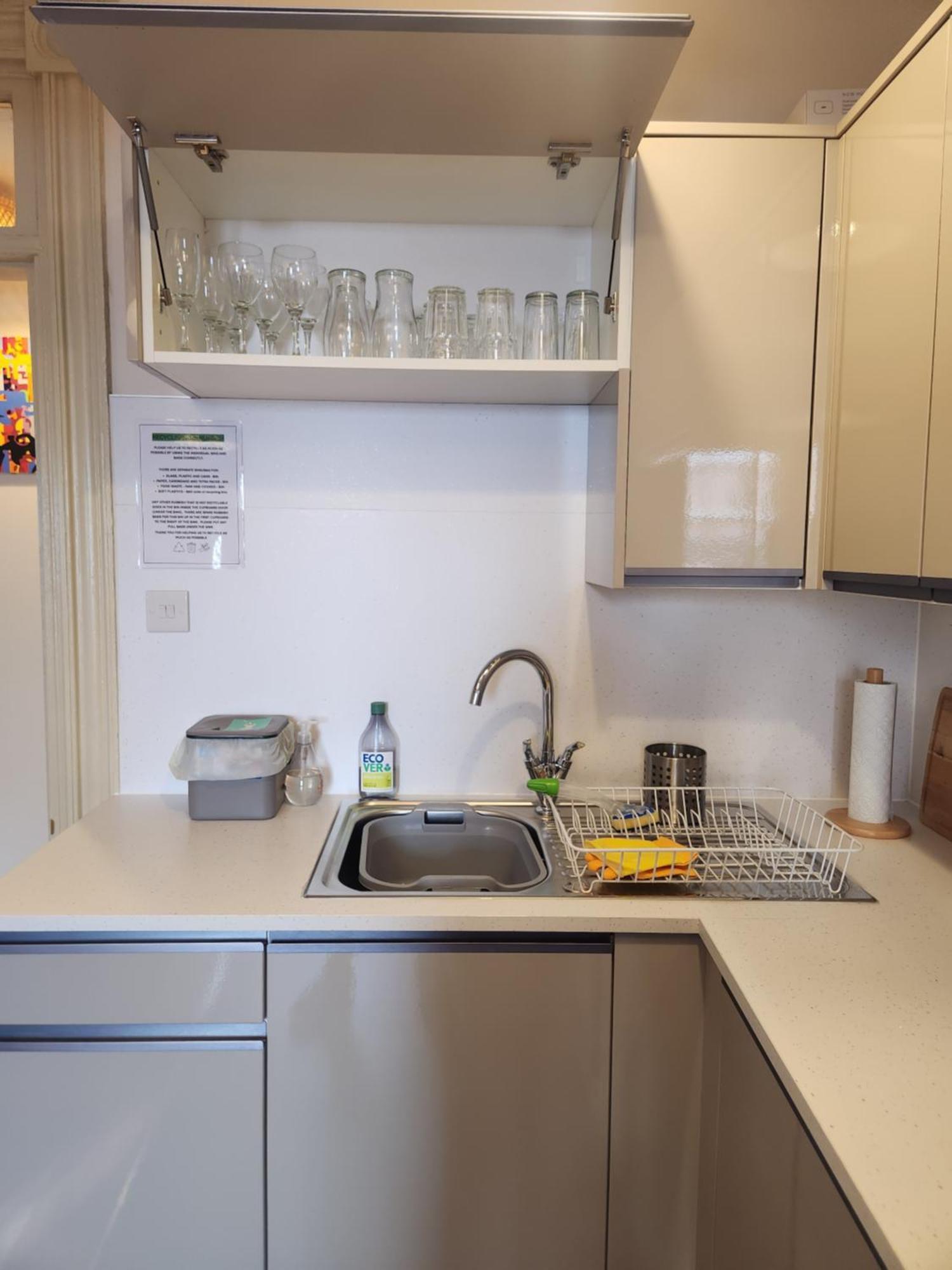 Central Gloucester Self-Catering Flat - A Hidden Gem Экстерьер фото