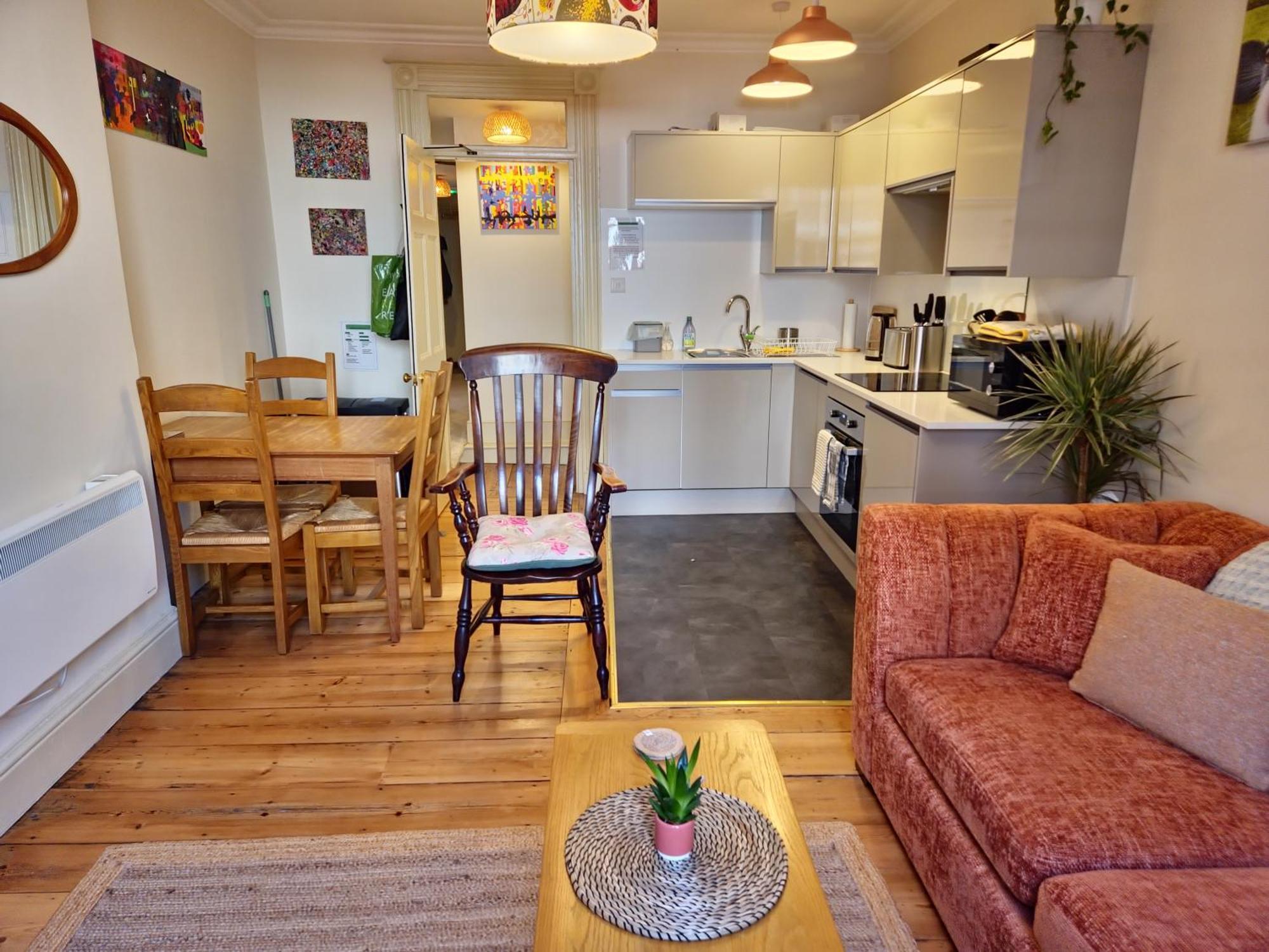 Central Gloucester Self-Catering Flat - A Hidden Gem Экстерьер фото