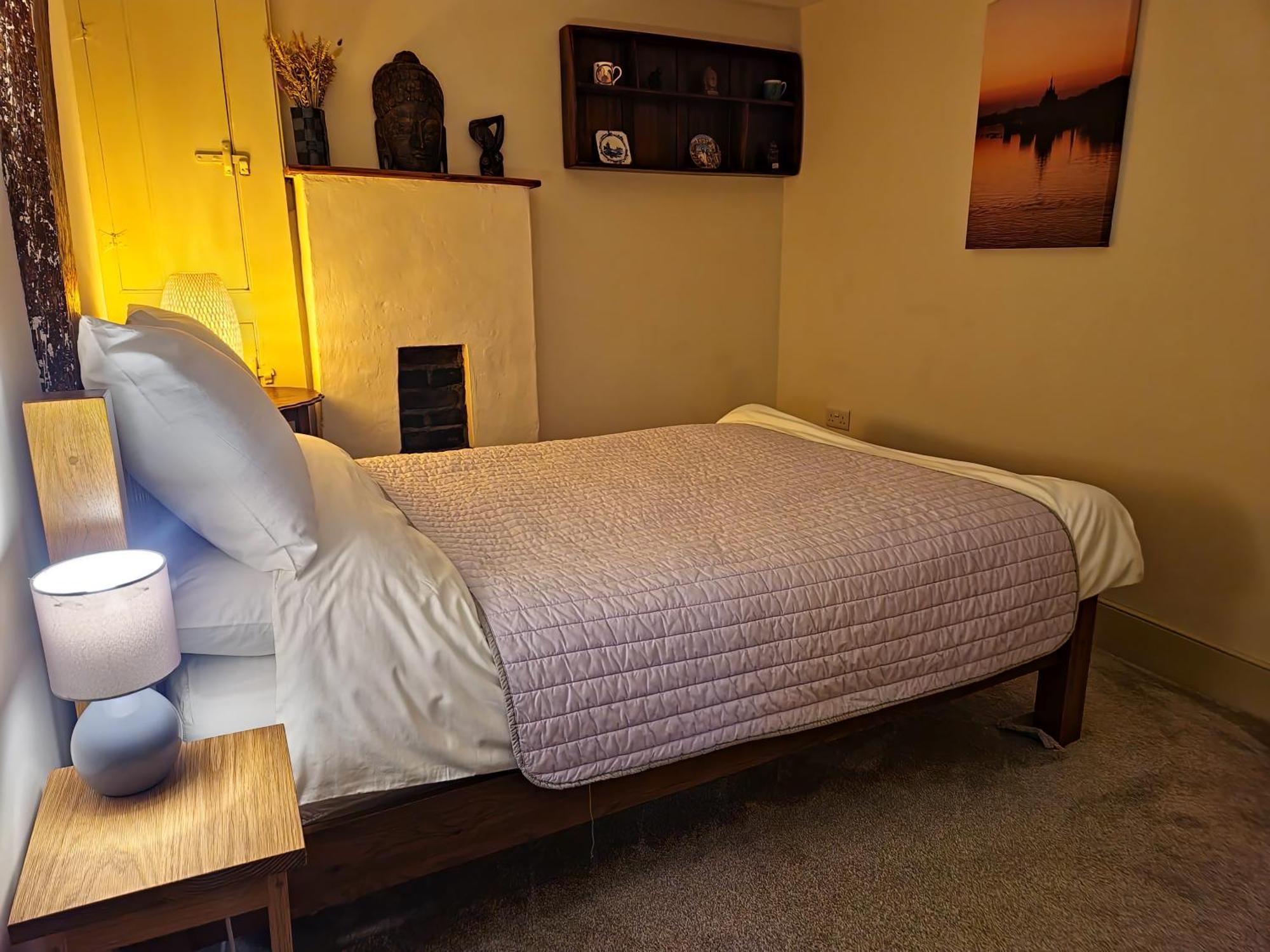 Central Gloucester Self-Catering Flat - A Hidden Gem Экстерьер фото